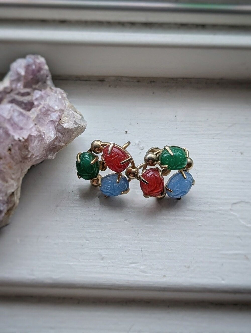VINTAGE ⚜️ egyptian revival glass scarab cabochon screw back clip on earrings